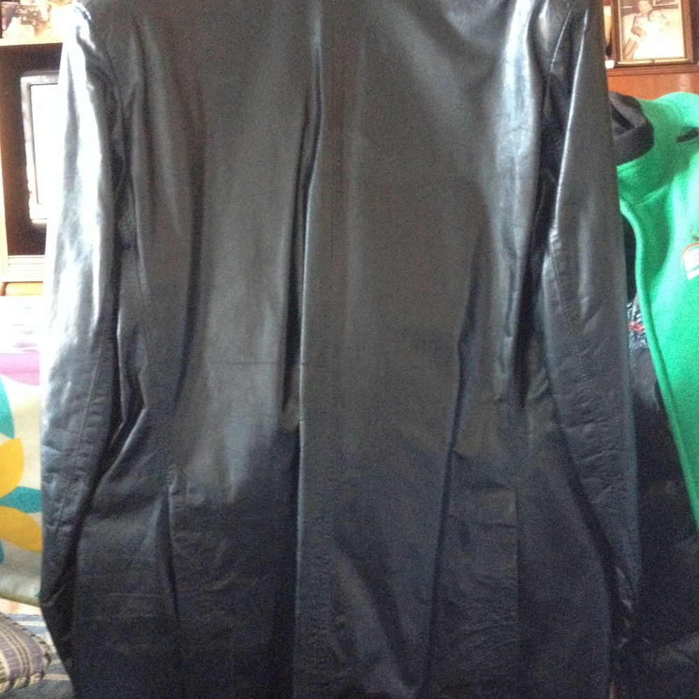 Leather jacket - Picture 2 of 2